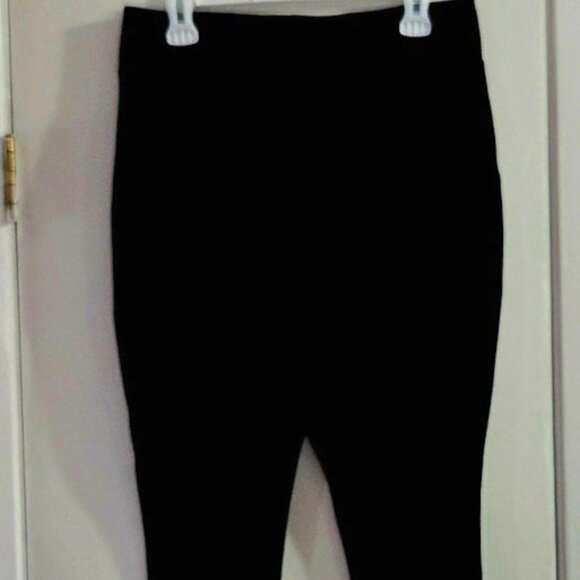 KENDALL + KYLIE Pleated Pull On Pants – Black - Picture 2 of 8